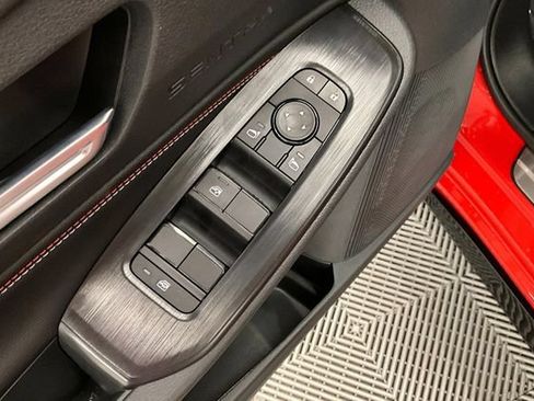 New 2026 Nissan Sentra SR w/ Floor Mat Package FWD image 31