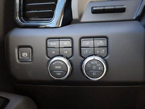 New 2026 GMC Sierra 2500 AT4 w/ AT4 Premium Plus Package AWD/4WD image 30