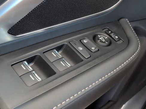 Used 2026 Acura RDX SH-AWD image 40