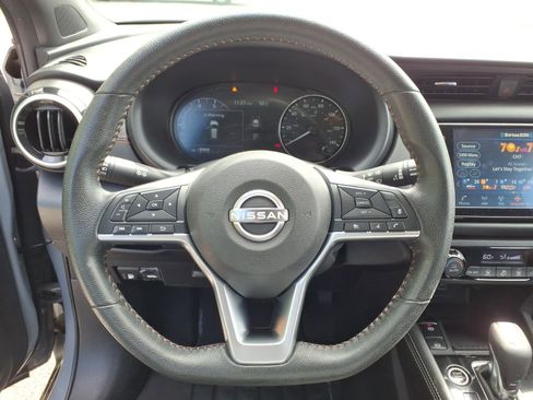 Used 2023 Nissan Kicks SR FWD image 19