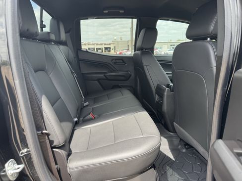 Used 2025 Chevrolet Colorado Trail Boss AWD/4WD image 31