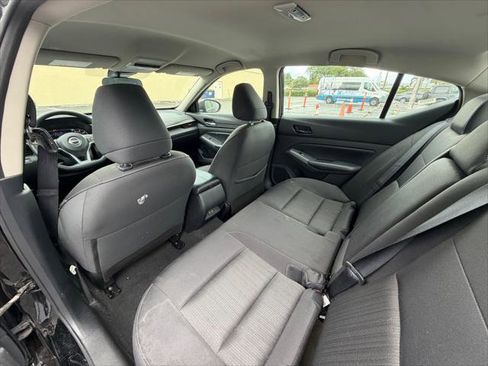 Used 2024 Nissan Altima 2.5 SV FWD image 18