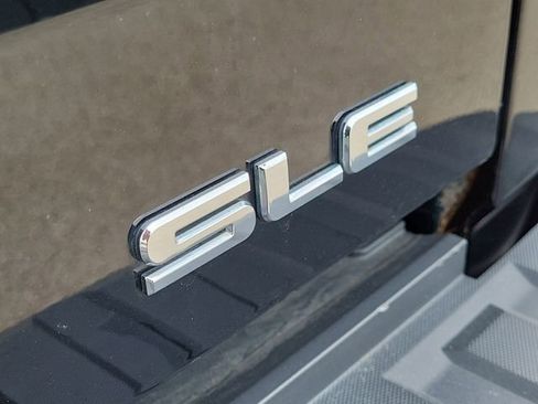 Used 2018 GMC Sierra 1500 SLE w/ SLE Value Package image 11