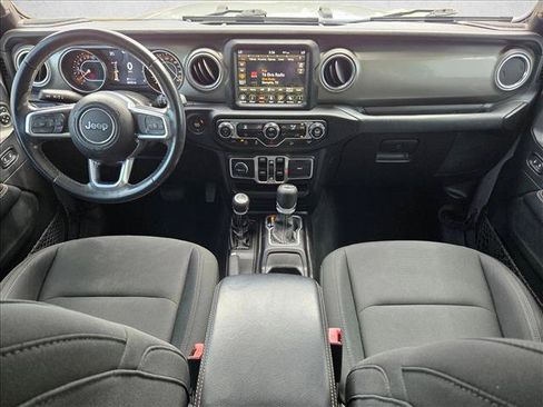 Used 2018 Jeep Wrangler Unlimited Sahara AWD/4WD image 18