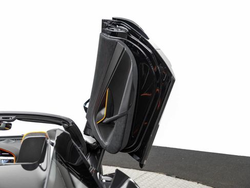 New 2026 McLaren 750S Spider RWD image 31