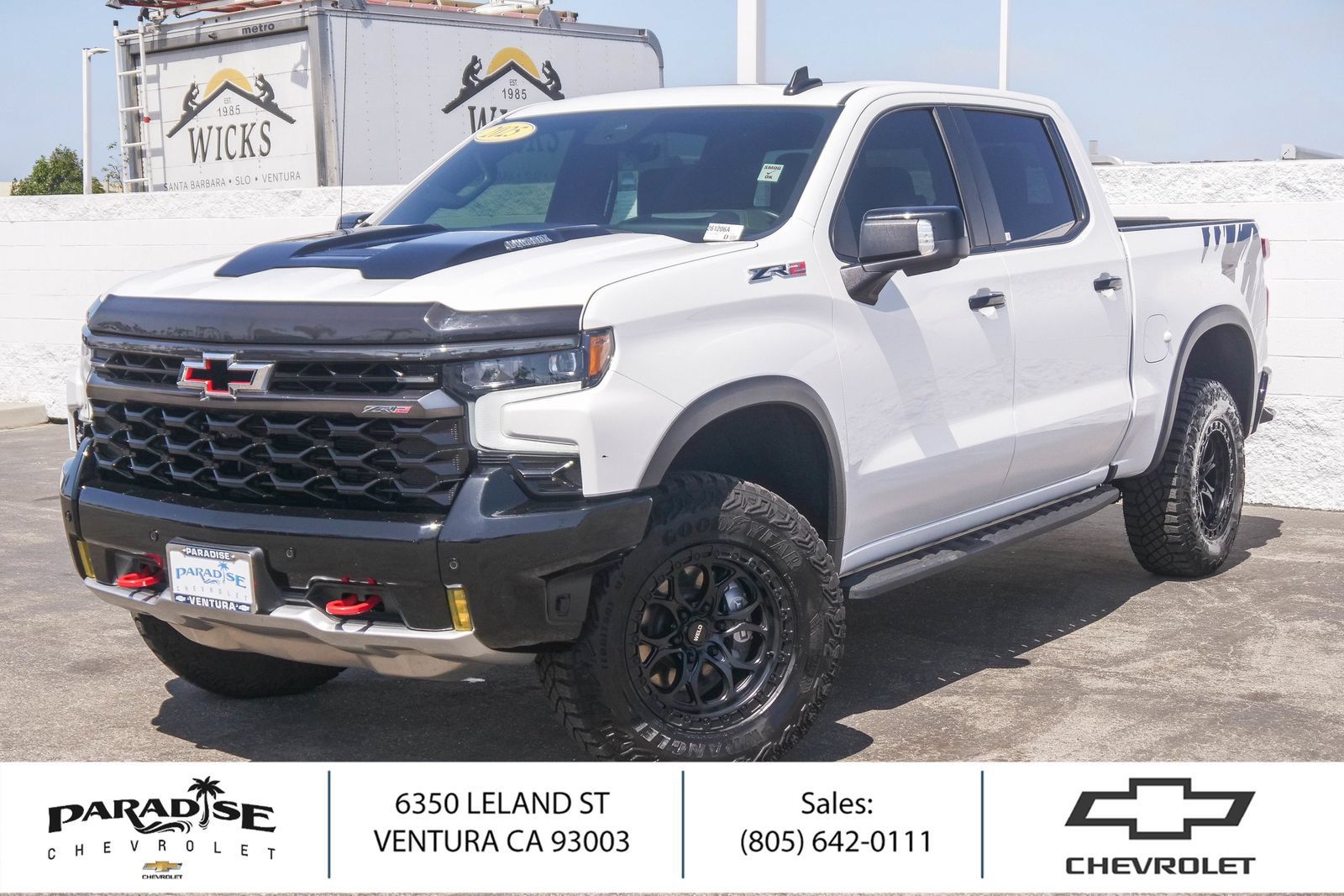 Used 2025 Chevrolet Silverado 1500 ZR2 w/ Technology Package AWD/4WD image 1