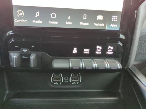 Used 2023 RAM 1500 Laramie image 24