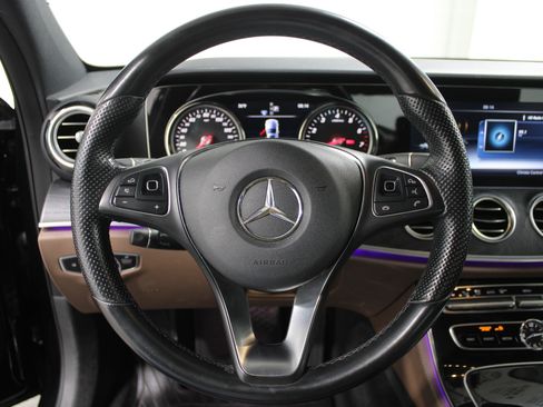 Used 2017 Mercedes-Benz E 300 4MATIC image 9
