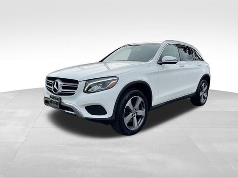 Used 2017 Mercedes-Benz GLC 300 4MATIC image 2
