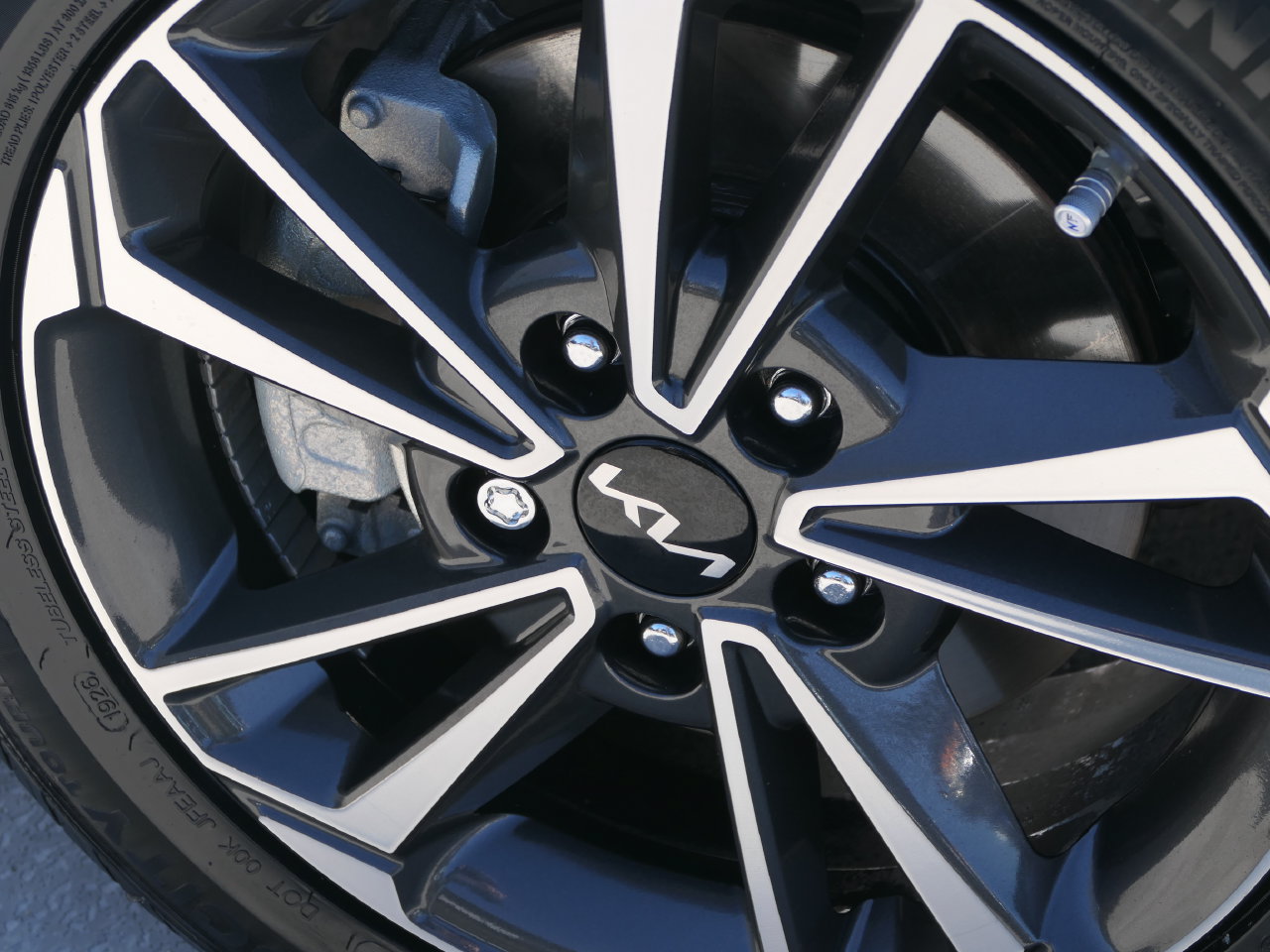 Used 2023 Kia Forte LXS FWD image 11