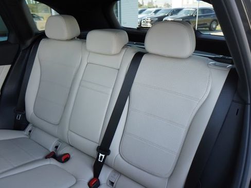 Used 2024 Mercedes-Benz GLC 300 4MATIC image 27
