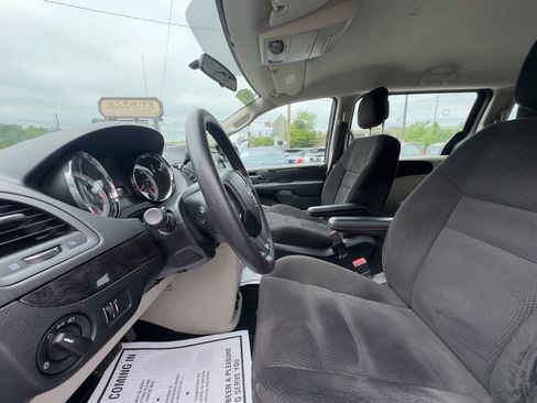 Used 2014 Dodge Grand Caravan American Value Package FWD image 10