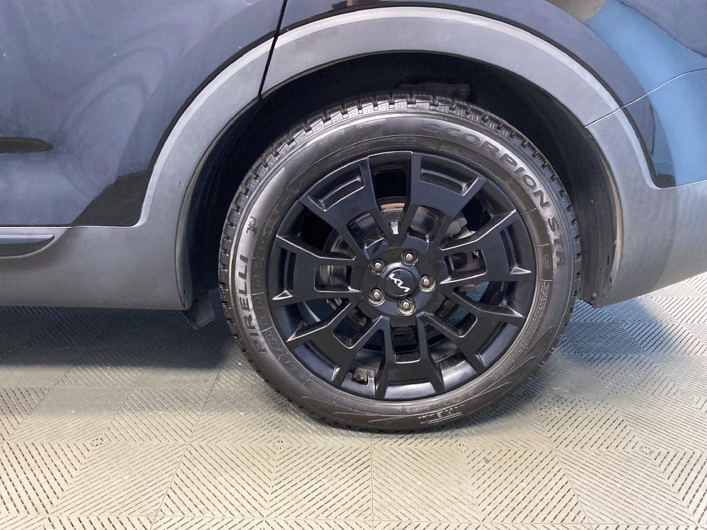 Used 2022 Kia Telluride SX w/ Nightfall Edition Package AWD/4WD image 30
