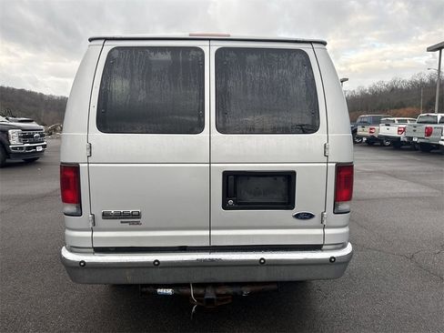 Used 2008 Ford E-350 and Econoline 350 XLT image 5
