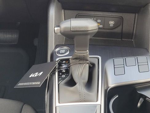 New 2026 Kia Sportage LX FWD image 17