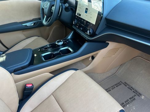 Used 2025 Lexus RZ 300e image 20