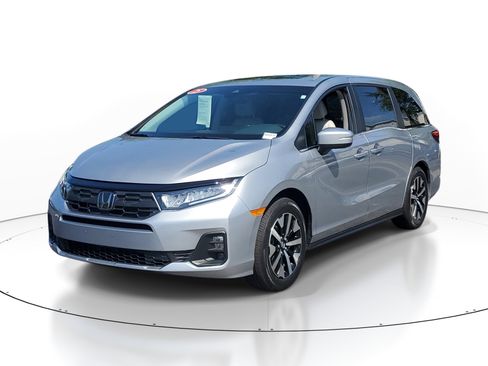 Used 2025 Honda Odyssey EX-L image 3