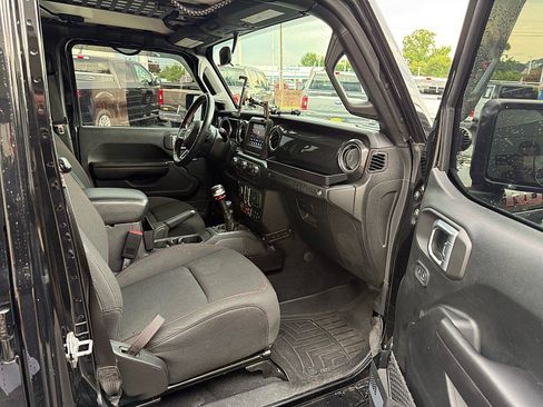 Used 2021 Jeep Wrangler Unlimited Rubicon AWD/4WD image 21
