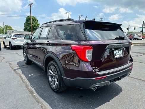 Used 2022 Ford Explorer XLT AWD/4WD image 6
