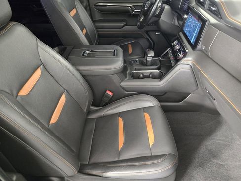 Used 2022 GMC Sierra 1500 AT4 w/ AT4 Premium Package AWD/4WD image 15