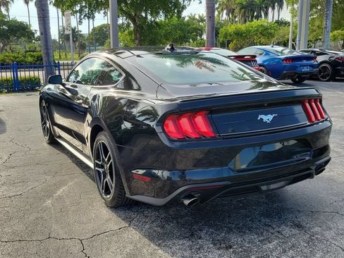 Used 2022 Ford Mustang Premium RWD image 4