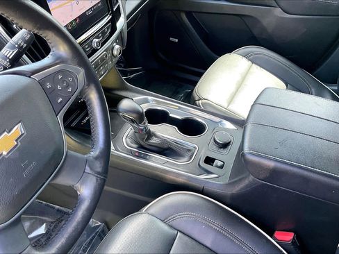 Certified 2022 Chevrolet Traverse Premier image 16