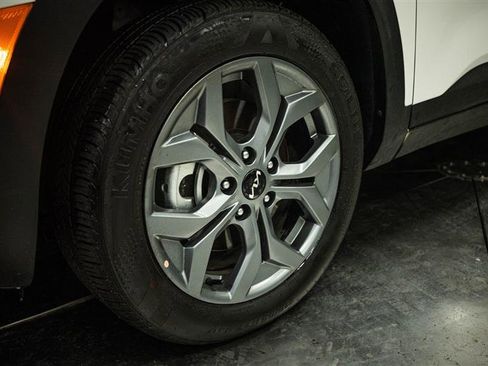 Used 2026 Kia Seltos LX AWD/4WD image 3