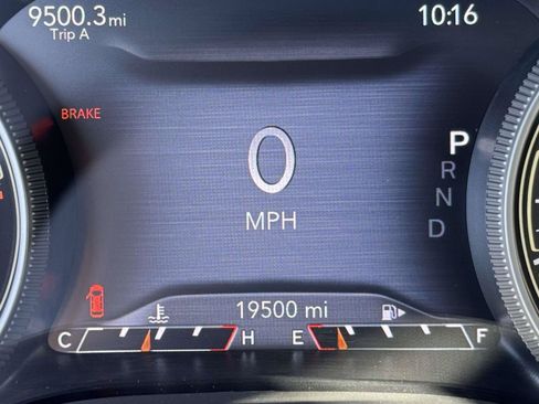 Used 2022 Jeep Cherokee Trailhawk AWD/4WD image 16
