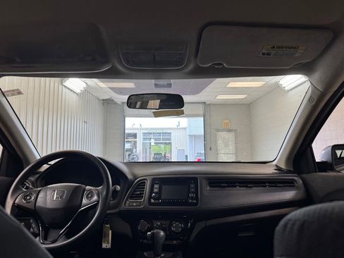 Used 2020 Honda HR-V LX image 18
