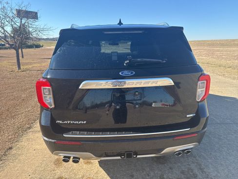 Used 2020 Ford Explorer Platinum w/ Premium Technology Package image 4