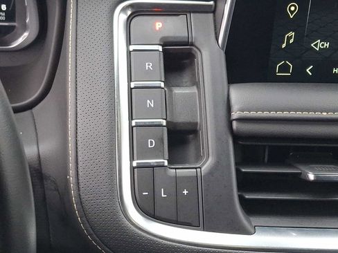 Used 2023 GMC Yukon SLT image 16