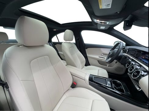 Used 2025 Mercedes-Benz CLA 250 image 30