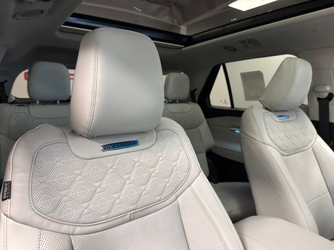 New 2026 Ford Explorer Platinum w/ LUX Leather Package AWD/4WD image 45