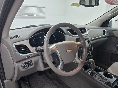 Used 2017 Chevrolet Traverse LT FWD image 10