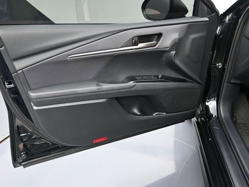 Used 2025 Toyota Camry SE image 10