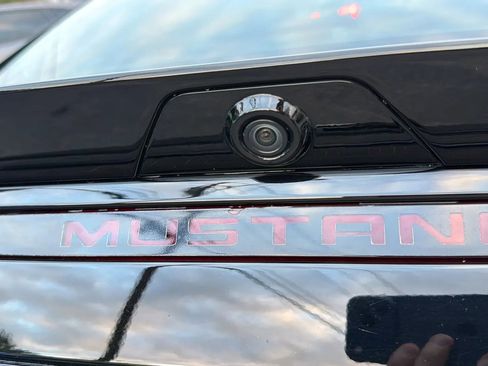 Used 2013 Ford Mustang GT Premium w/ Comfort Pkg image 17