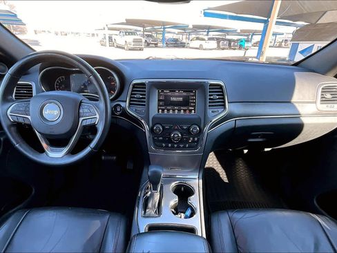 Used 2018 Jeep Grand Cherokee Limited image 16