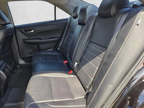 Used 2015 Toyota Camry XLE image 16