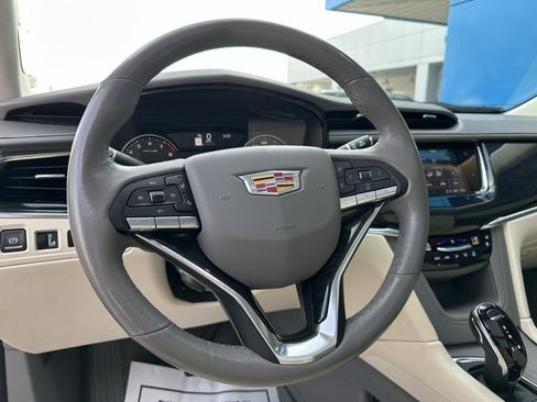 Used 2021 Cadillac XT6 Premium Luxury image 28