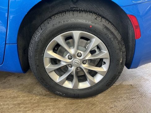 New 2026 Chrysler Pacifica Select image 24