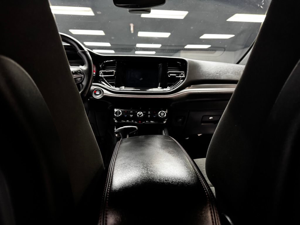 Used 2024 Dodge Durango GT w/ Blacktop Package RWD image 39