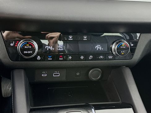 Used 2025 Mitsubishi Outlander SEL Black Edition image 16