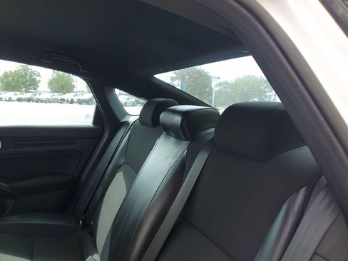 Used 2022 Honda Civic Sport image 9