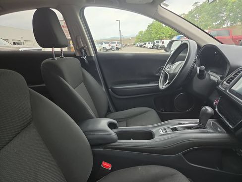 Used 2016 Honda HR-V EX image 4