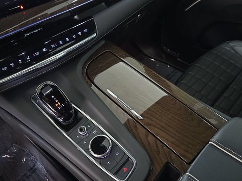 Used 2023 Cadillac Escalade Sport Platinum w/ LPO, ONYX Package AWD/4WD image 26