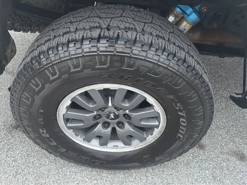 Used 2011 Ford F150 Raptor w/ Raptor Luxury Pkg image 27