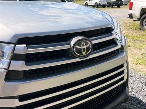 Used 2018 Toyota Highlander XLE AWD/4WD image 30
