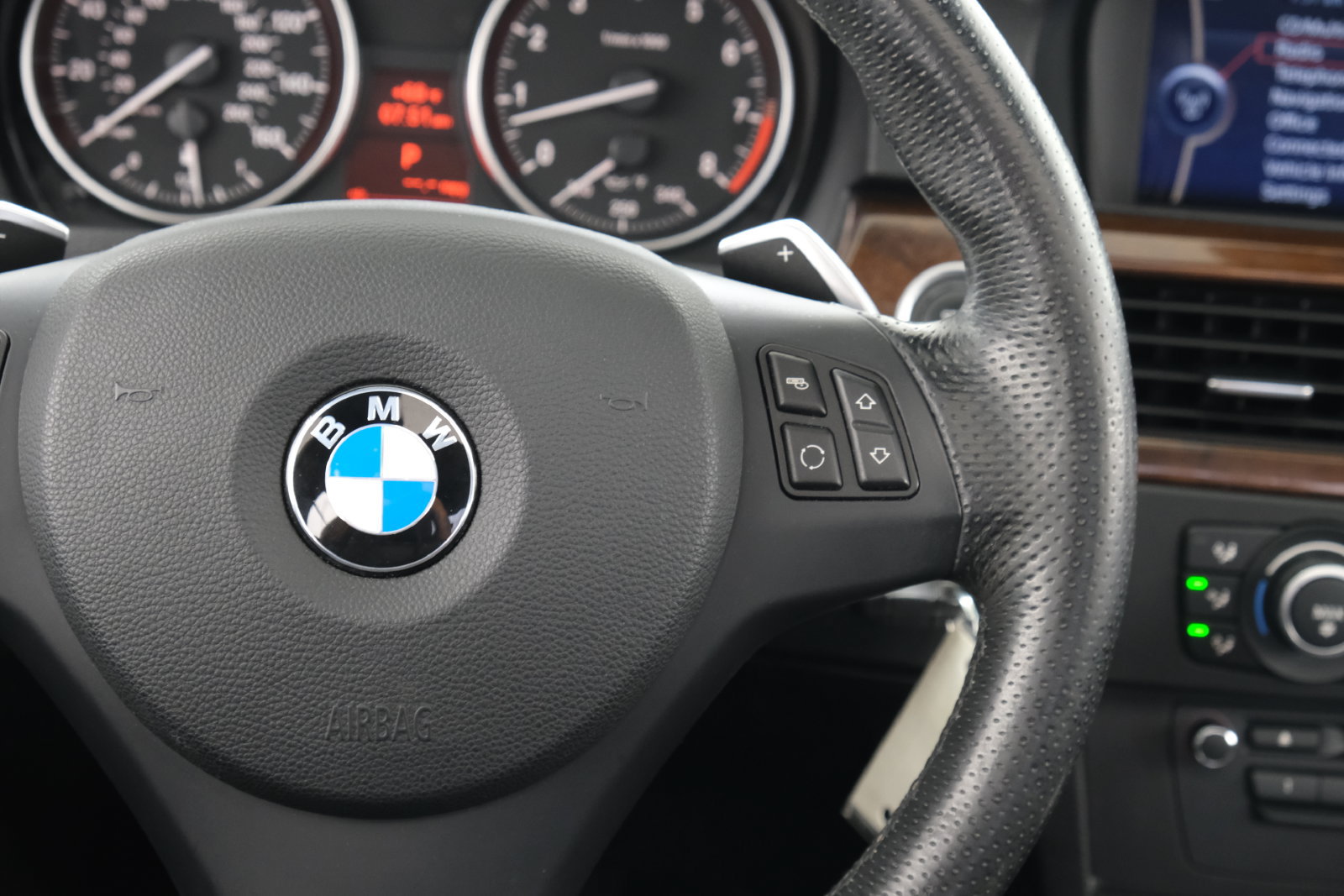 Used 2011 BMW 335i xDrive Sedan AWD/4WD image 14
