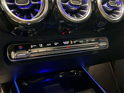 Certified 2022 Mercedes-Benz GLB 250 4MATIC image 30