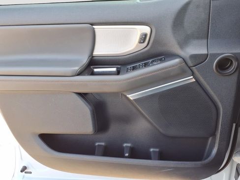 Used 2025 Ford Expedition Active image 20